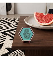 Estetik Hamsa motifli masaüstü aksesuarı, yaşam alanlarınızda pozitif bir hava oluşturan modern dekor ürünü 10x10 cm