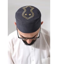Baba Günü Hediyesi - Gri Kapitone Nalı Şerif Nakışlı Kalıp Namaz Takkesi