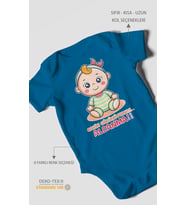 Sakin Görünüyorum Aldanma! v2 Baskılı Bebek Zıbını – Çıtçıtlı Body  %100 Pamuk Kısa Kol (Koyu Mavi)