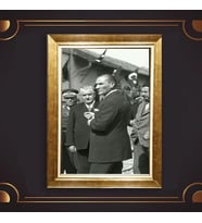 Altın Varaklı Çerçeveli Paspartulu Atatürk Tablo z4809 (Gold)