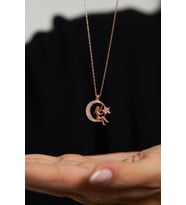 Zirkon Taşlı Rose Kız Figürlü Ay Yıldız Gümüş Kolye