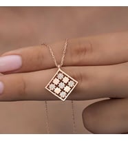Gümüş Rose Dörtgen Zirkon Taşlı Kadın Kolye