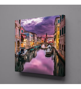 ŞEHRİN ARASINDAN AKAN NEHİR KANVAS TABLO 30x30cm (Karışık)