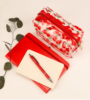 Kişiye Özel Kırmızı Defter & Dikişli Mini Not Defteri & Kırmızı Kiraz Desenli Şeffaf Büyük Boy Kalemlik & Gümüş Renk Detaylı Kırmızı Tükenmez Kalem Hediye Seti