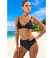 Modern Üçgen Bikini Takımı Esnek Kumaş Şık Detaylı Ergonomik Kesim Özel Tasarım Premium Kalite