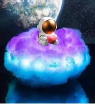 Bulut Üzerindeki Dekoratif Astronot Işık