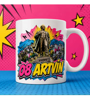 Artvin Temalı Memleket Kupası – 08 Artvin Atatepe Atatürk Heykeli ve Dağ Manzarası Pop Art Baskılı Seramik Kupa