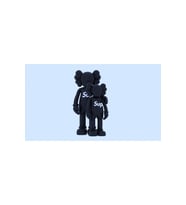 KAWS X SUPREME BOYALI FİGÜR (2ADET)