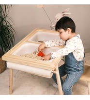 Aktivite Masası; Su ve kum oyunları oynanabilen ve resim kağıdı rulosu olan Montessori Duyusal Oyun Odası Masası, Çocuklarına En Güzel Hediye, Ahşap Sandalyeler