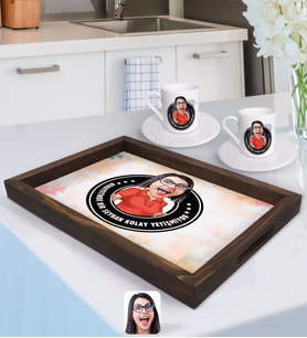 BK Gift Kişiye Özel Kadın Nihayetinde Karikatürlü Doğal Ahşap Tepsi ve 2’li Kahve Fincan Seti-3