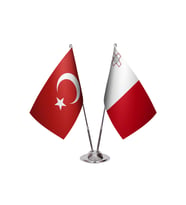 Malta İkili Masa Bayrağı