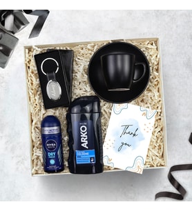 Kişiye Özel Gümüş Renk Anahtarlık & Siyah Mat Fincan &  Arko Men Tıraş Kolonyası & Erkek Roll-on Deodorant Hediye Seti