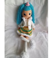 Mavi saçlı bebek amigurumi
