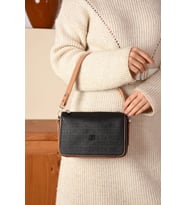 Günlük Kombinlere Uygun Kadın Kabartma Baskılı El Ve Omuz Çantası Shoulder Bag (STD)