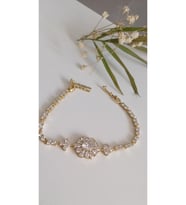 ÇELİK BİLEKLİK KADIN 14 AYAR GOLD  YONCA TAŞLI ALTIN KAPLAMA  ANTİALERJİK KARARMAZ 16 CM