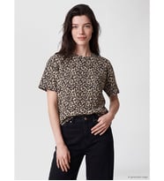 LCW Comfort Kahverengi Bisiklet Yaka Leopar Desenli Kadın Tişört