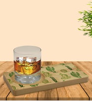 BK Gift Kişiye Özel Kaktüs Tasarımlı Doğal Ahşap Tabaklı Viski Bardağı Sunum Seti Model 2