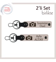 Sevdiğinle Her Karede Birlikte, Kamera Temalı, Kişisel 2’li Anahtarlık Hediyesi, Pudra-Pudra