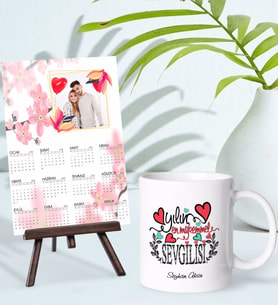 BK Gift Kişiye Özel Yılbaşı Tasarımlı Kupa Bardak ve 13x18cm Fotoğraf Kartlı Şövaleli 2024 Takvim Hediye Seti-55
