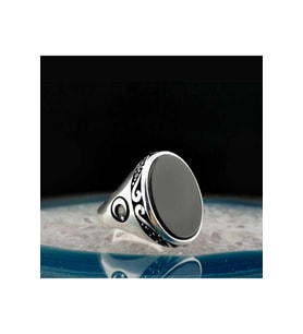 Ayyıldız Tasarımlı Siyah Oval Oniks Taşlı 925 Ayar Gümüş Yüzük