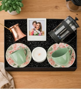Kadınlara Özel Fotoğraflı Çerçeve Mum French Press Bakır Cezve Fincan Ve Kahve Fincan Seti