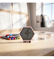 Özel Tasarım İnnâ lillâhi ve innâ ileyhi râciûn Yazılı Dekoratif Masaüstü Süsü Manevi Huzur Arayanlar İçin Şık 10x10 cm, Kül Gri