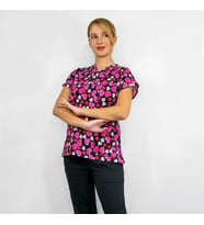 Unisex Pembe Kalpler Desenli Esnek  Likralı Estetisyen Hemşire Aşçı Scrubs Cerrahi Tek Üst Forma