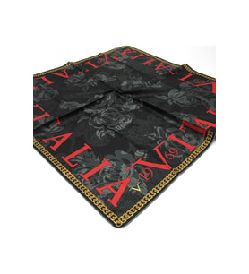 Logolu Desen Black Seri Twill Eşarp Eşarp Askısı ile Birlikte 90x90 cm Siyah Kır