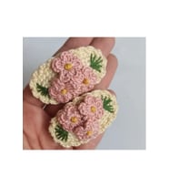 Çocuk Üç Çiçekli Amigurumi Örgü Toka Bej Tek Ebat (Çok Renkli)