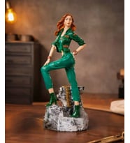 Büyük Boy Polyester El boyama Asker Kadın Biblosu Dekoratif Askeri Biblo Heykel 35 CM
