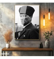 Altın Renk Metal Çerçeveli Tamperli Cam Tablo Atatürk Kalpaklı Cephe Bakış Atatürk Tablosu Duvar Dekoru