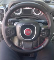 DİKİŞLİ DİREKSİYON KILIFI MİNİKARE / NOKTALI DERİ KIRMIZI DİKİŞLİ FIAT 500 İÇİN