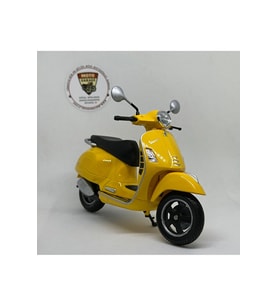 Vespa GTS Super 1:12 Diecast Scooter Model Oyuncak – Lisanslı Metal Maket & Koleksiyon (Sarı)