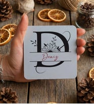 Kişiye Özel Ayçiçekli D Harfli Bardak Altlığı Doğum Günü Hediyesi (Beyaz)
