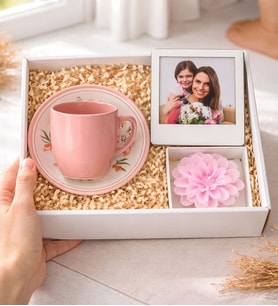 Kadınlara Özel Fotoğraflı Çerçeve Mum Ve Kahve Fincanı Seti