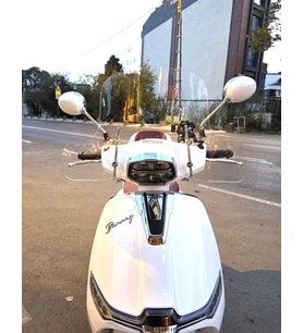 MOTOCAM Küba Bannry Ön Cam 2024-2026 Model 39cm Şeffaf Renkli 4mm Elcikli APARATSIZ