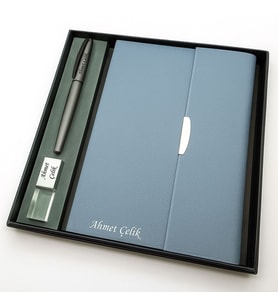 Signator® Codex  N384 Kişiye Özel Defterli Set - İsme Özel Gri Kalem + İsme Özel Açık Mavi Defter+ İsme Özel 32 GB Usb Bellek  İsme Özel Kutusunda Hediyelik Set (Karışık)