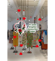 Kalp Üstünde Beyaz Kırmızı Gül Sevgililer Günü Cam Vitrin Oda Stickerı 70cm