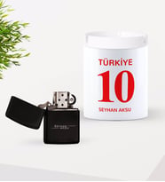 BK Gift Kişiye Özel İsimli Forma Numaralı Siyah Benzinli Metal Çakmak ve Seramik Kül Tablası Seti-1 (Model 1)
