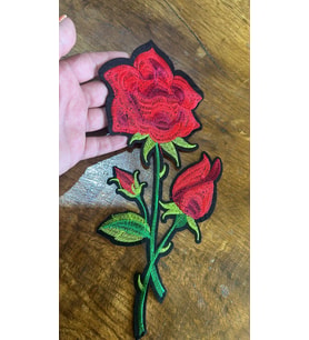 ÜTÜ İLE YAPIŞAN NAKIŞ İŞLEME KIRMIZI ÇİÇEK ARMA DİKİŞ APLİKE 29X14 CM