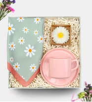 Pembe Fincan & Tasarım Fular & Kraft Kutulu Mum Hediye Seti