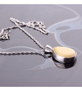 Kehribar (Fosilleşmiş Çam Reçinesi) Gümüş Kolye Ucu - M357