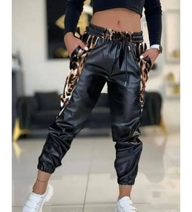 Bel ve paça lastikli detay yanları leopar detay bağcıklı deri pantolon