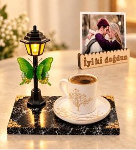 Kişiye Özel Fotoğraflı Sokak Lambalı Hayat Ağacı Porselen Kahve Fincanı İyi Ki Doğdun Doğum Günü
