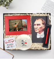 Kişiye Özel Kırmızı Mat Roller Kalem & Mustafa Kemal Atatürk Baskılı Defter & 29 Ekim Fincan & Kırmızı Çerçeve 29 Ekim Hediye Seti