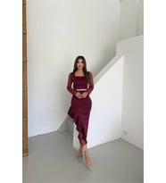 Neşeli butik kadın dantel detaylı taş kemerli asimetrik abiye elbise NBNC2603 (Bordo)