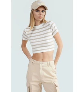 Rahat Viskoz Ribana Kumaş Çizgili Crop Bluz Fitted Günlük Stil Trend Tasarım Konforlu Kesim