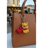 El Yapımı Amigurumi Ayıcık Anahtarlık  Kalpli Çanta Süsü, Sevgiliye Özel Hediye, Örgü Anahtarlık (Sarı)