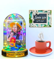 Renkli Led Işıklı Fotoğraflı İsimli Fanus ve Renkli Türk Kahvesi Fincanı Hediye Seti - Turuncu Fincanlı (Model 3)