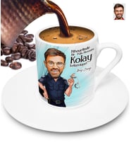 Nihayetinde Polis Kolay Yetişmiyor Kişiye Özel Karikatürlü Türk Kahvesi Fincanı (Beyaz)
